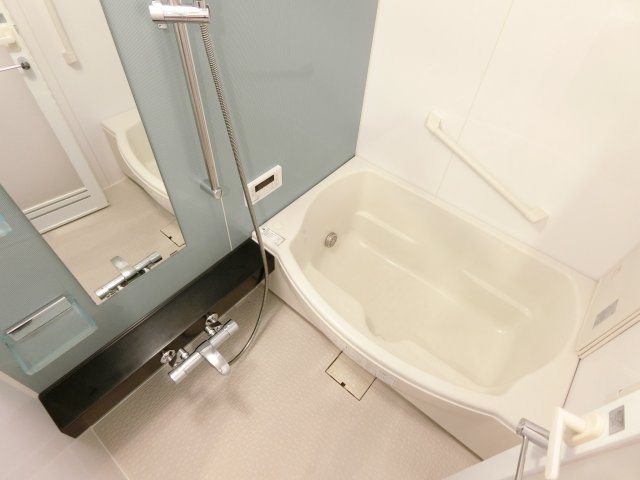 バス・シャワールーム　同物件内別部屋のお写真になります※現況優先