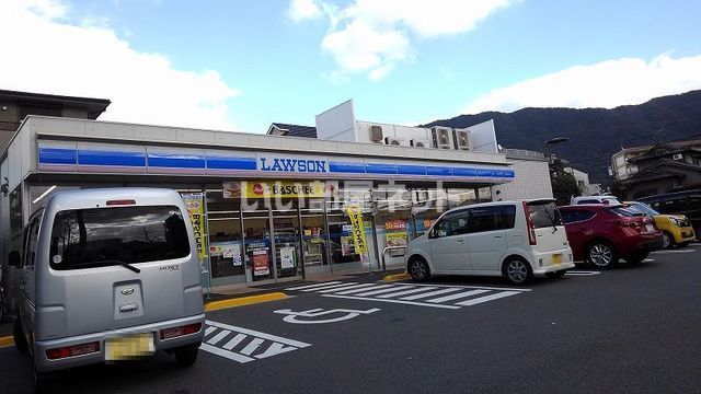 コンビニ　ローソン　小倉熊本2丁目店（コンビニ）まで338m