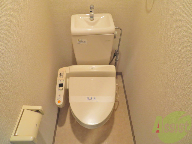 トイレ　ウォシュレット付きのトイレです。シャワートイレは便利ですね