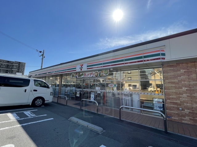 コンビニ　セブンイレブン　吹田朝日が丘店（コンビニ）まで418m