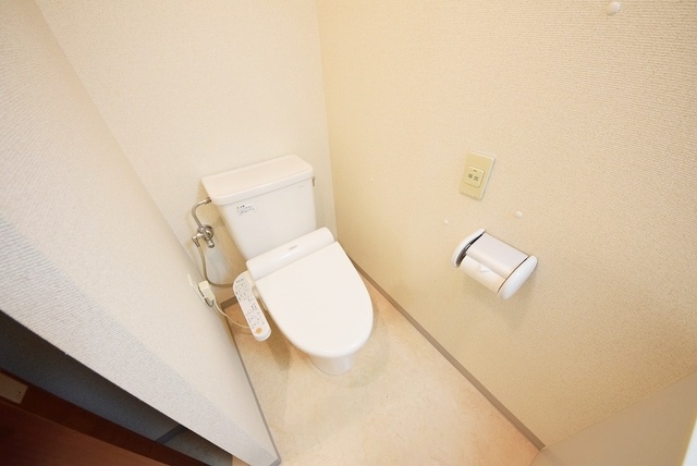 トイレ　※反転タイプのお部屋の写真を使用しています。