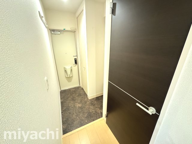 ブリエドゥA棟の玄関写真