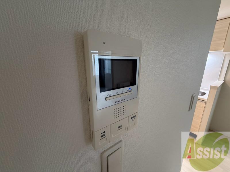セキュリティ　ＴＶモニター付インターホンです。来客者の顔が見えるので安心！