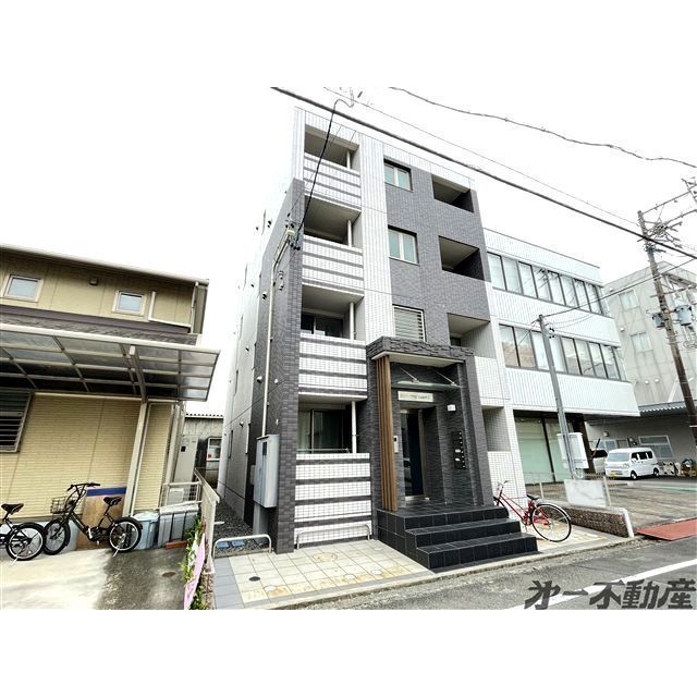 エントランス　建物外観