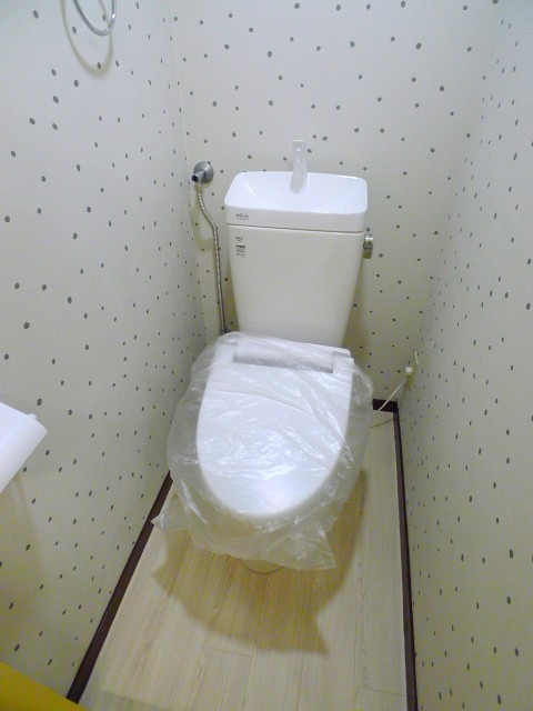 地下鉄鶴舞線 鶴舞駅 徒歩1分 6階建 築45年のトイレ写真