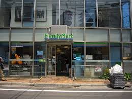コンビニ　ファミリーマート 原宿神宮前店（コンビニ）まで355m
