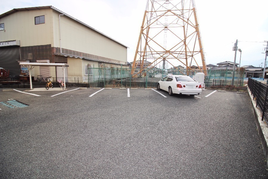 駐車場　駐車場