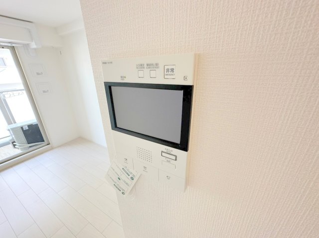 セキュリティ　TVモニターホンで来客が誰か確認してから開けて下さいね
