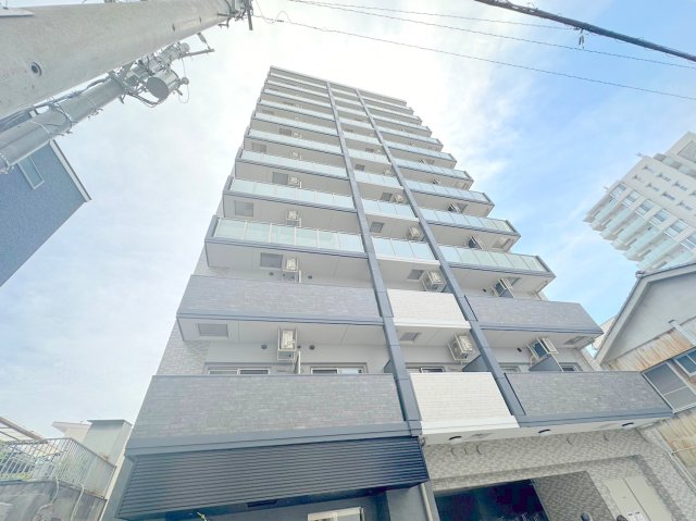 建物外観　存在感のある外観は落ちついた色合いで、堂々としていますね。