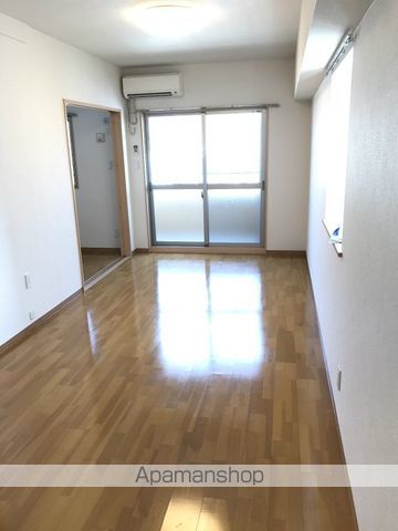 岡山電軌東山本線 西大寺町・岡山芸術創造劇場ハレノワ前駅 徒歩2分 8階建 築17年の居間写真