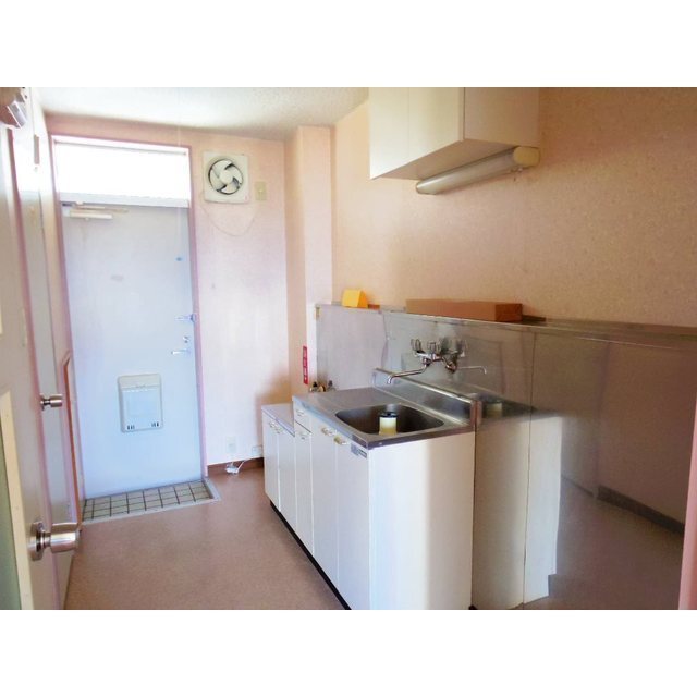 メゾンセシボン東部の玄関写真