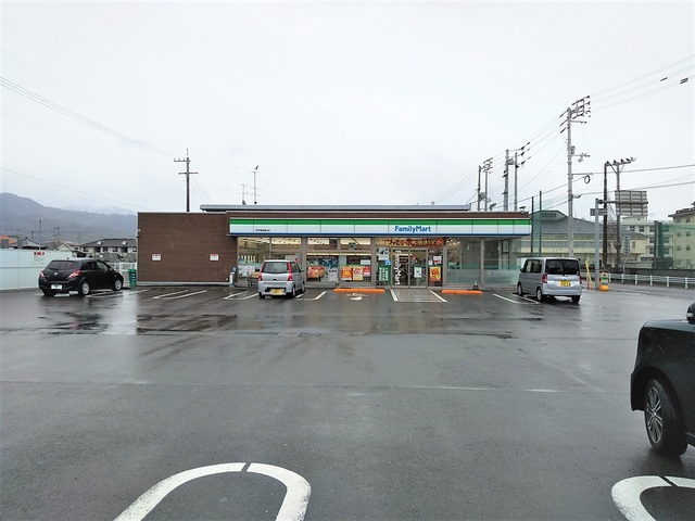 コンビニ　ファミリーマート伊予農高通り店（コンビニ）まで500m