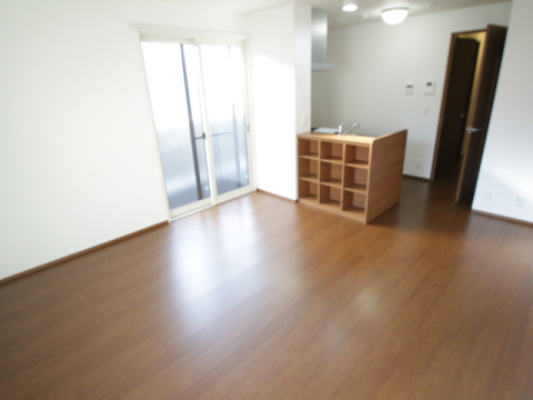 加茂戸建借家 A棟の居間写真