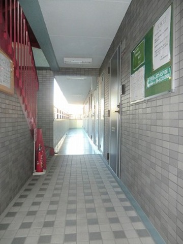 京阪本線 牧野駅 徒歩9分 3階建 築30年の外観写真