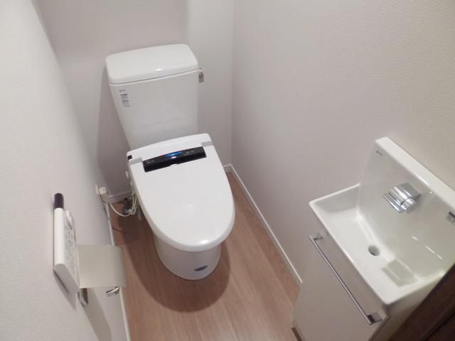 トイレ　★温水洗浄便座付き★
