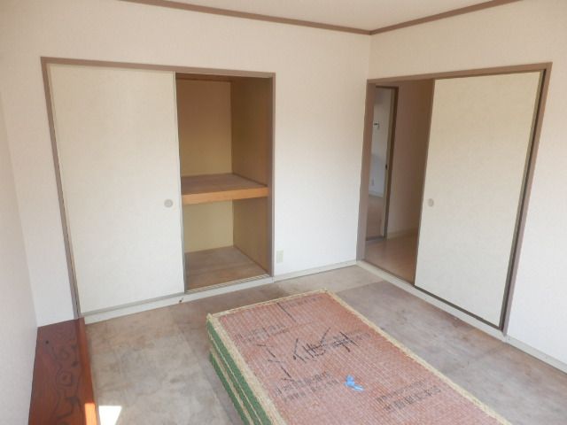 コーポアザレアの居間写真