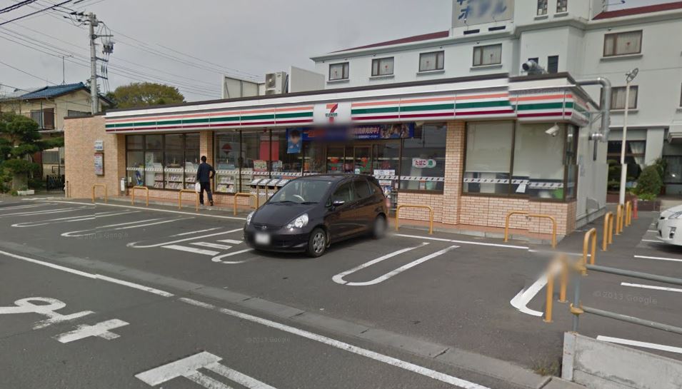 コンビニ　セブンイレブン牛久南店（コンビニ）まで558m