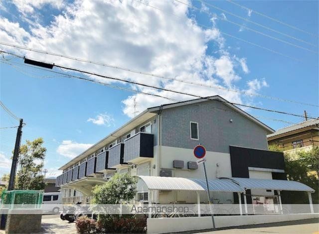 阪急伊丹線 伊丹駅 バス乗車時間：17分 最寄りバス停で下車 徒歩5分 築17年