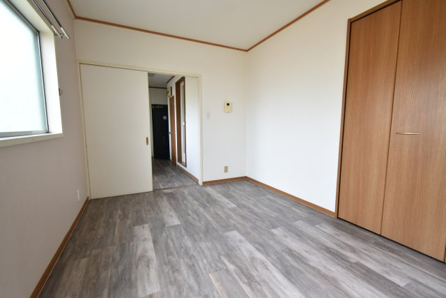 その他部屋・スペース　2024年4月18日。床張り替えとアクセントクロス施行完了。