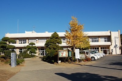 小学校　匝瑳市立椿海小学校（小学校）まで509m