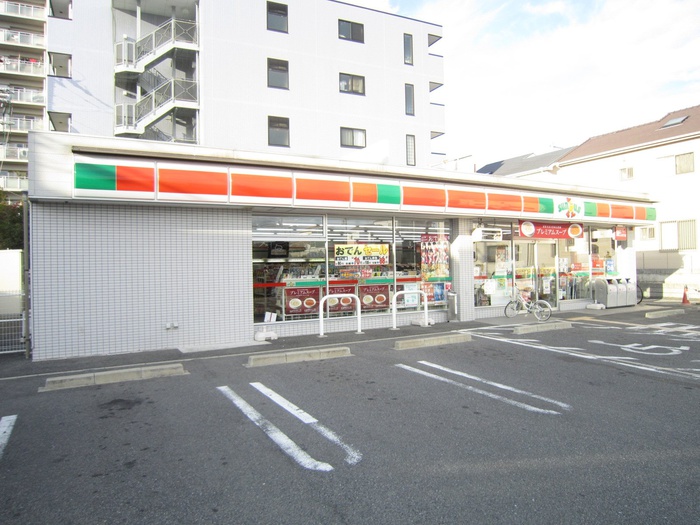 コンビニ　セブン（コンビニ）まで1200m