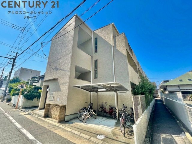 建物外観　駐輪場あります♪