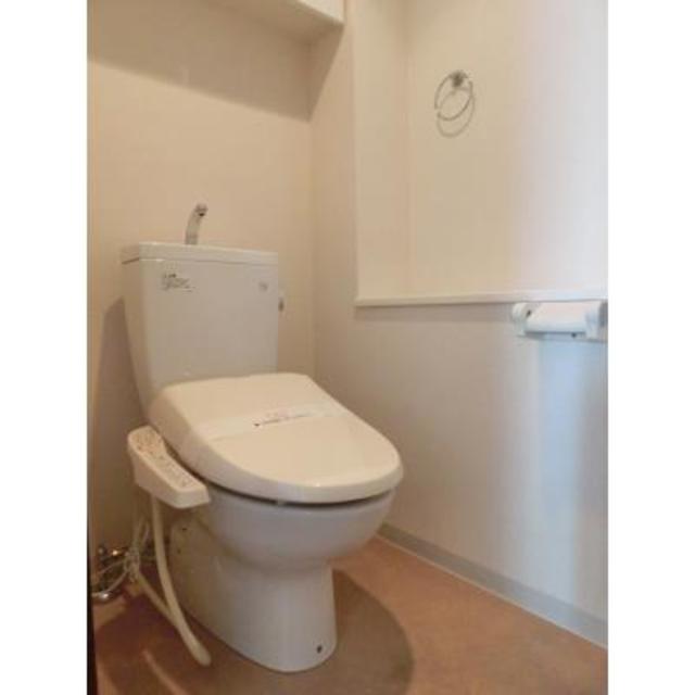 トイレ　※写真は同タイプ住戸です。