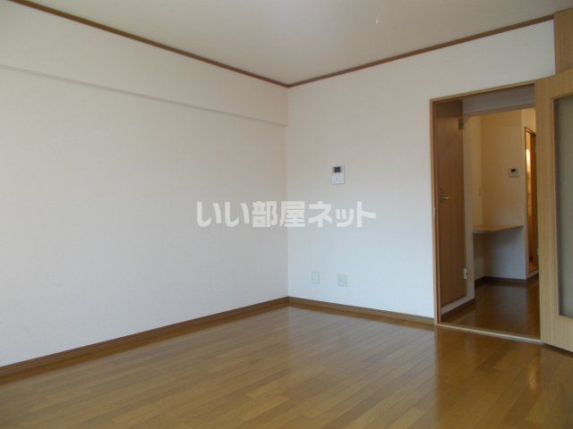 EDGE・78の居間写真