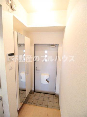 玄関　写真は別室