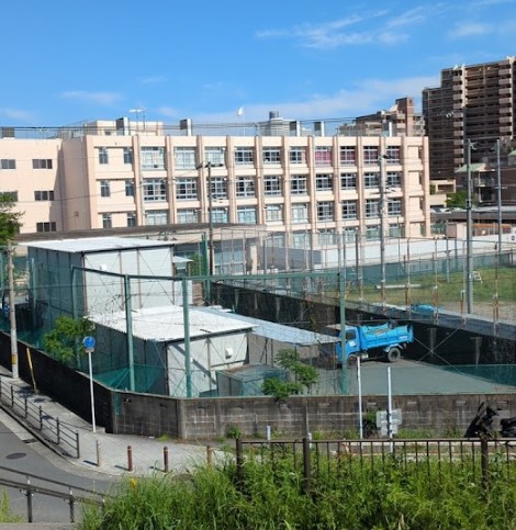 中学校　大阪市立淀川中学校（中学校）まで551m