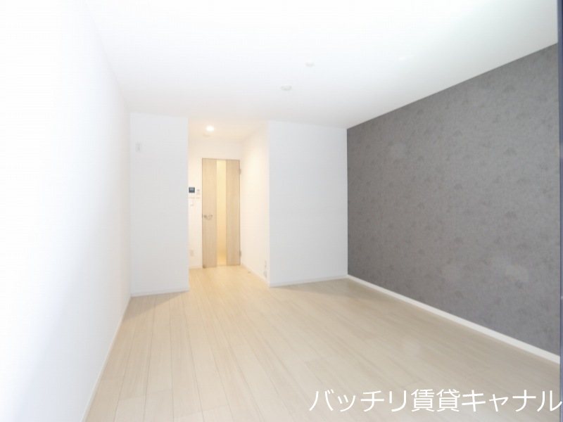 アドバンス香椎参道A棟の居間写真