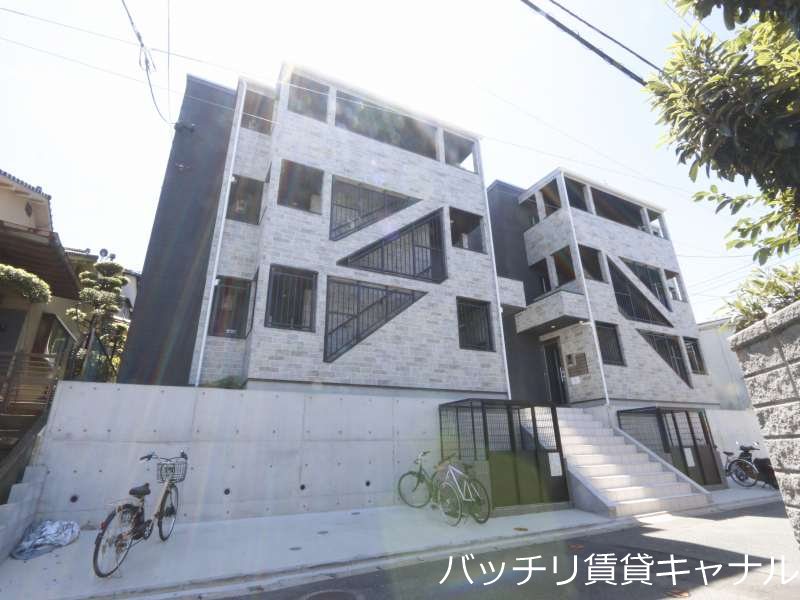 アドバンス香椎参道A棟の外観写真