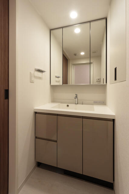 洗面設備　※写真は同タイプ住戸です。