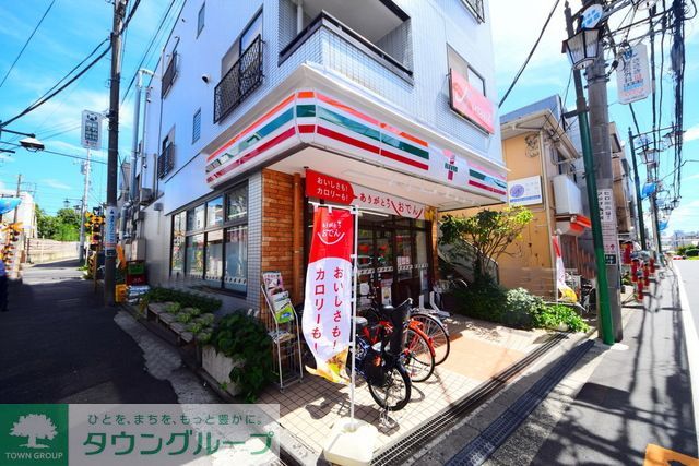 コンビニ　セブンイレブン妙蓮寺駅前店（コンビニ）まで240m