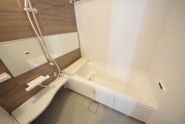 バス・シャワールーム　※同建物　別タイプ間取り設備施工例　現況優先