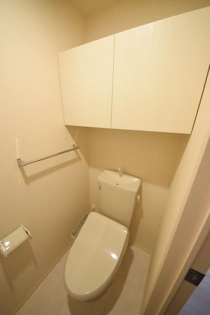 トイレ　※同建物　別タイプ間取り設備施工例　現況優先