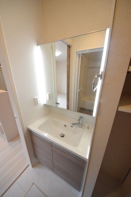 洗面設備　※同建物　別タイプ間取り設備施工例　現況優先