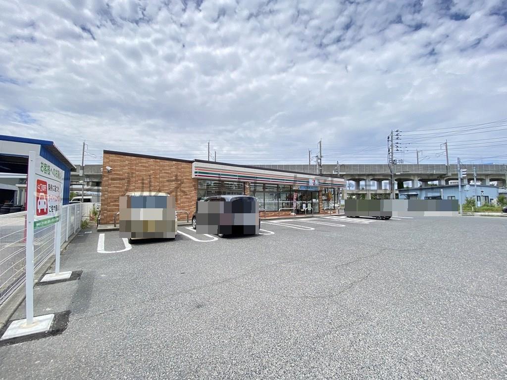 コンビニ　セブンイレブン新潟山田店（コンビニ）まで700m