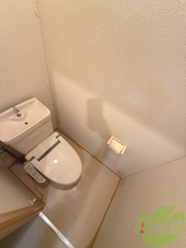 トイレ　トイレの写真はこちらです。シンプルで使いやすそうですね。