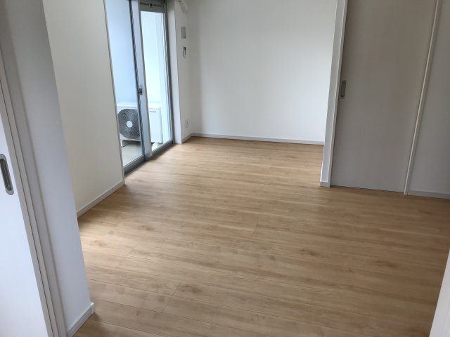 リアンレガーロ井尻ステーションEAST館の居間写真