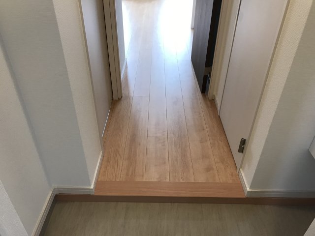リアンレガーロ井尻ステーションEAST館の玄関写真