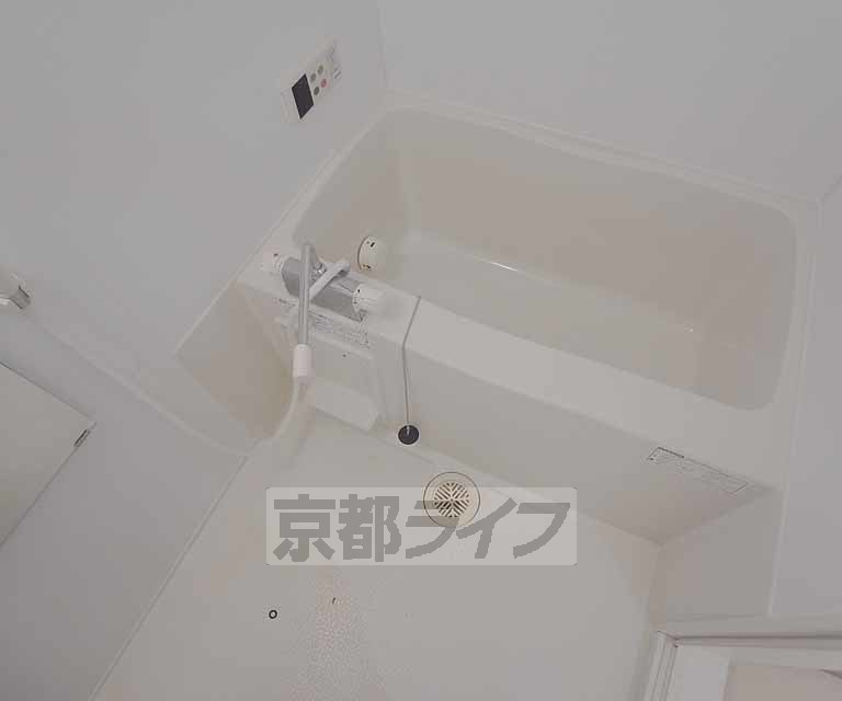 バス・シャワールーム　２０２号室の写真です。