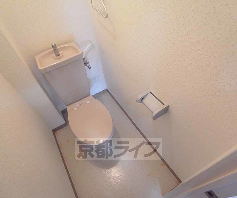 トイレ　２０２号室の写真です。