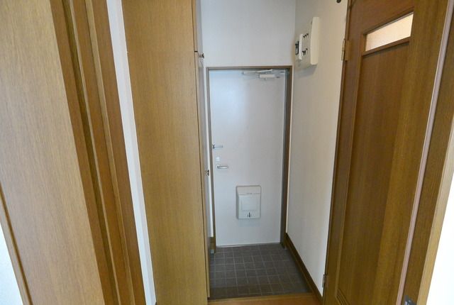 プロムナードFの玄関写真