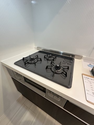 その他　06883-302