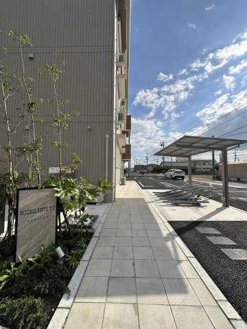エントランス　06883