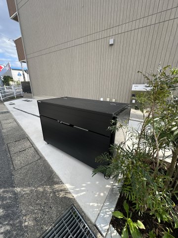 ロビー　06883