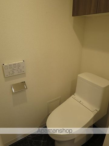 東急東横線 武蔵小杉駅 徒歩12分 7階建 築6年のトイレ写真