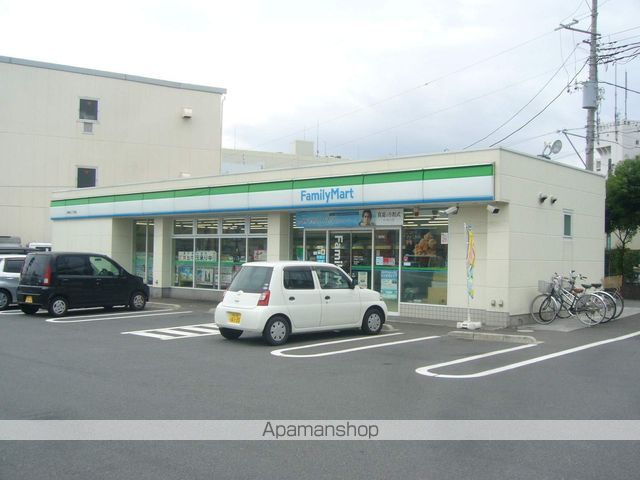 その他　ファミリーマート（その他）まで629m