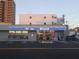 コンビニ　ローソン札幌北17東三丁目店（コンビニ）まで145m